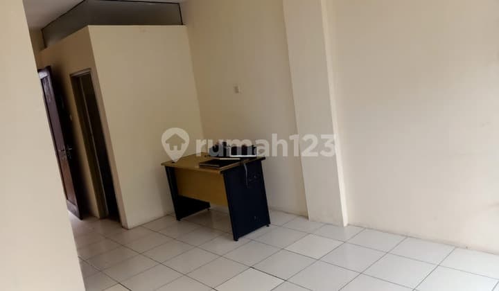 Disewakan Ruangan Kantor Siap Huni Lokasi Strategis Dgg01-0489Js