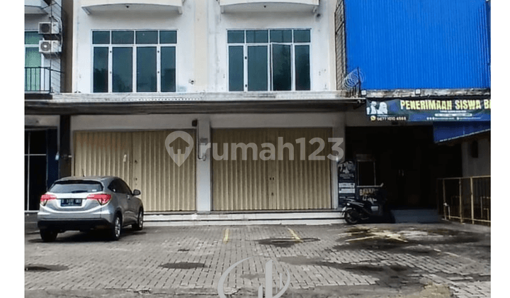 Ruko Tiga Lantai di Srengseng