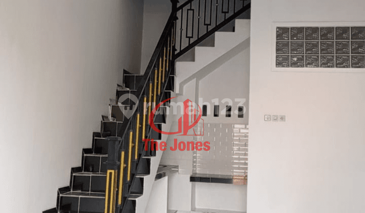 Bebas Banjir, Ruko, 2 Lantai, HGB, Siap Huni