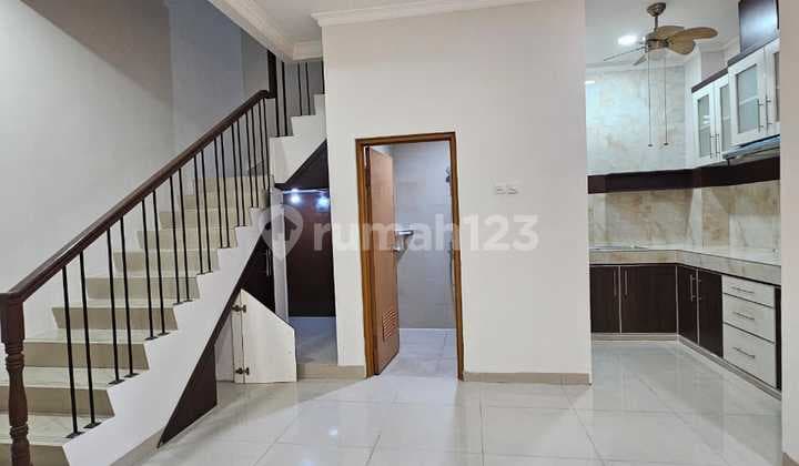 Disewakan Rumah 2½ Lantai Sunter Hijau Baru Renov Bagus Rapih