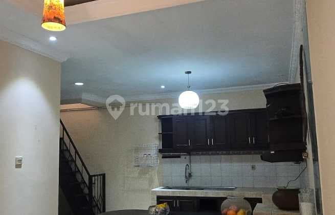 Disewakan Rumah Baru Renovasi Cat Komplek Hii Kelapa Gading