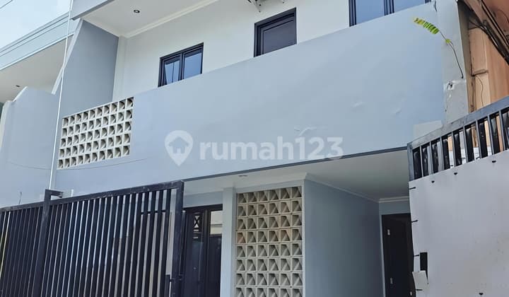 Disewakan Rumah Kayu Putih Rawamangun Strategis 3 Kamar Tidur
