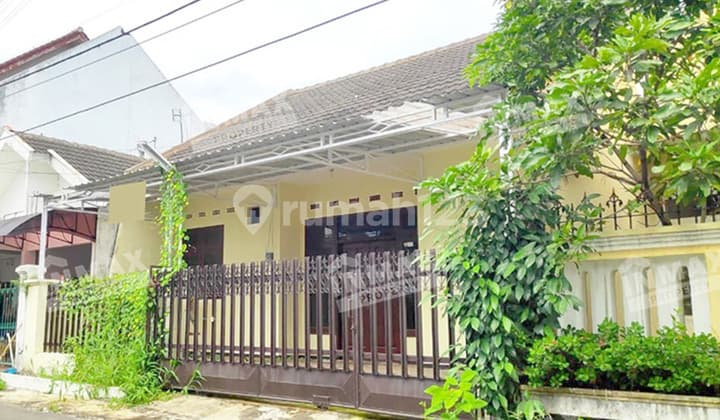 Rumah Lokasi Tidar, Bangunan Bagus Terawat, Ada Tempat Jemuran Di Atas, Sewa Minimal 2 Tahun