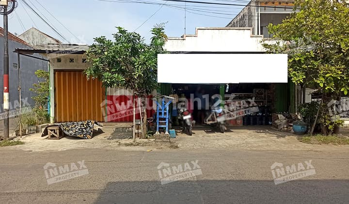 House Plus Shop Including Contents, Sawojajar Area, Suitable for Residence and Business, Wide Street Row.