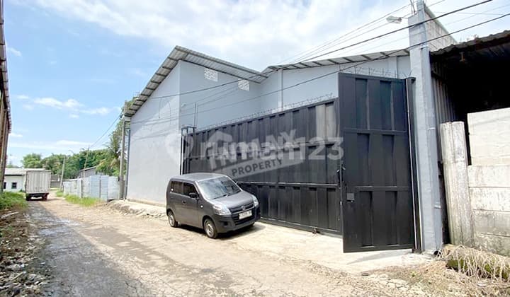 Gudang, Lantai Beton Cor 12 Cm, Kontainer Bisa Akses Masuk Ke Gudang, Lokasi Kawasan Industri Singosari