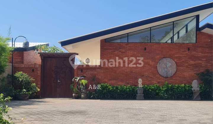 Must Sell Villa Located in Sawangan, Nusa Dua, South Kuta, Badung, Bali