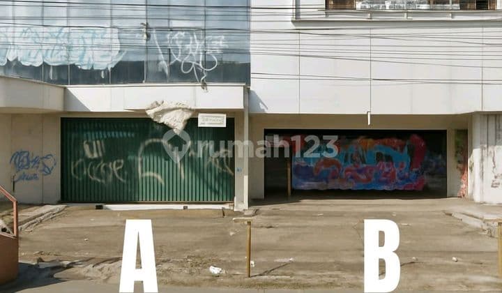 Ruko Strategis Pinggir Jalan.besar 2 Ruko Gandeng Bisa Disewa Salah Satu Bagus Untuk.kantor/showroom/gudang