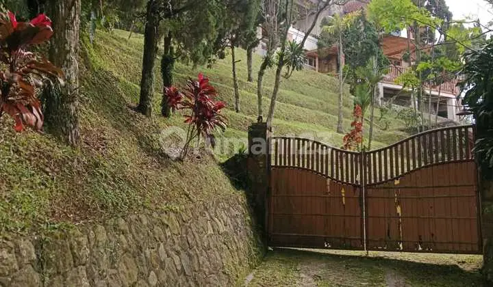Miliki Villa Nyaman 2 Lantai Di Cijeruk - Bogor