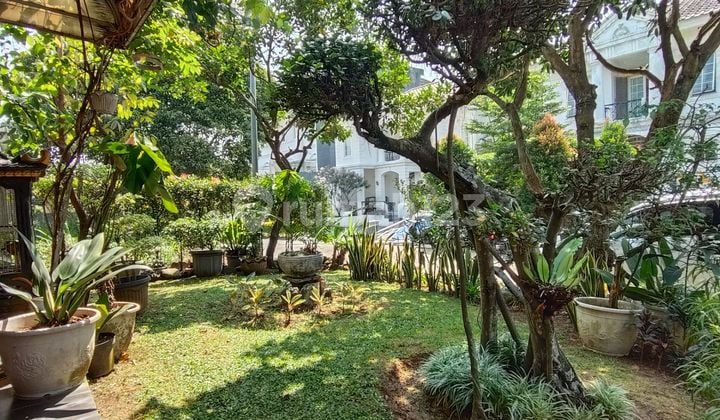 Rumah Dengan Taman Yang Cantik Siap Huni Di Sentul Bogor