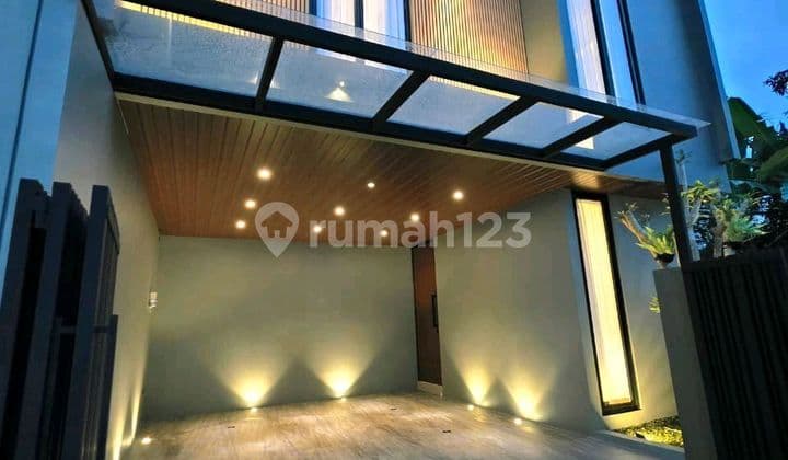 Rumah Mewah Furnished Utara Stadion Maguwoharjo Sleman