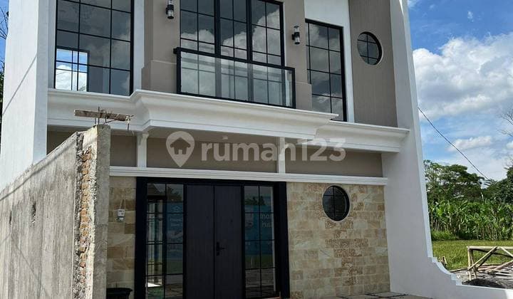 Rumah Mewah Dalam Cluster di Utara Stadion Wedomartani Ngemplak Sleman