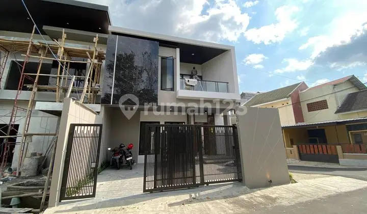 Rumah Siap Huni Modern Posisi Hook Dekat Uii Jalan Kaliurang Km.12 Ngaglik Sleman