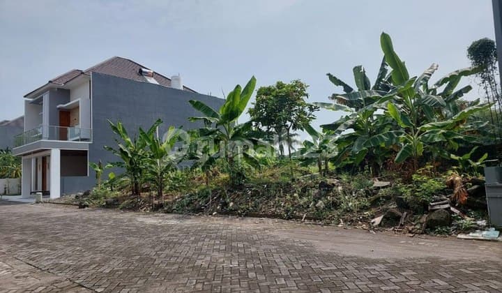 Tanah Dalam Perumahan Elit di Jalan Kapten Haryadi Ngaglik Sleman