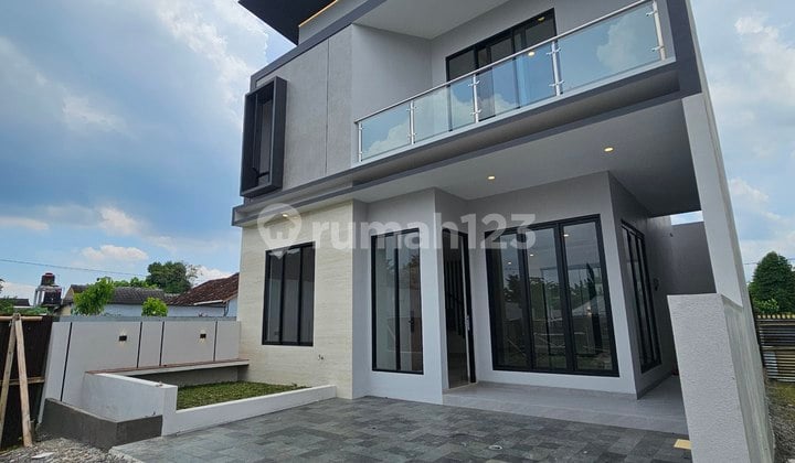 Rumah Mewah Mini Cluster di Maguwoharjo Depok Sleman