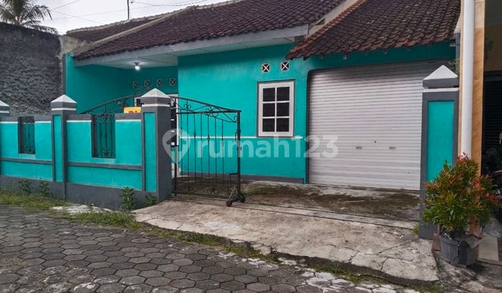 Rumah Dalam Cluster Perumahan Bangunjiwo Kasihan Bantul