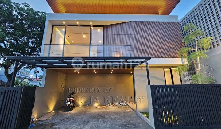 Rumah Mewah Furnished Private Pool Jalan Stadion Maguwoharjo