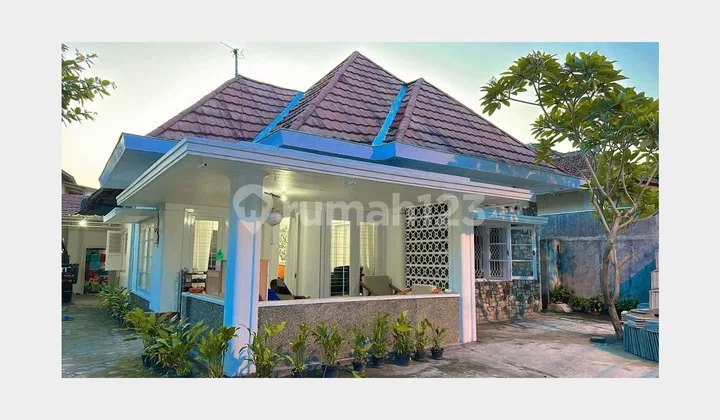 RUMAH KOLONIAL CANTIK & LUAS DI TENGAH KOTA YOGYAKARTA