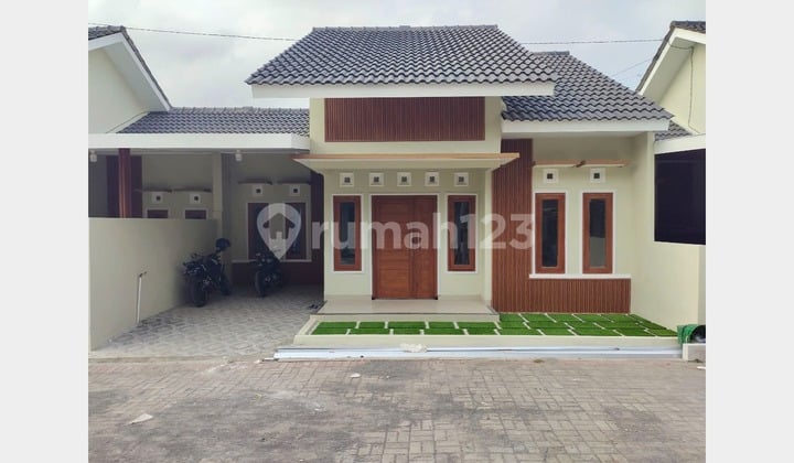 Rumah Cantik Dalam Cluster Purwomartani Dekat Candi Sambisari Sle