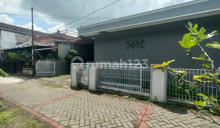Rumah Klasik Dekat Masjid di Rejowinangun Gedongkuning Kotagede