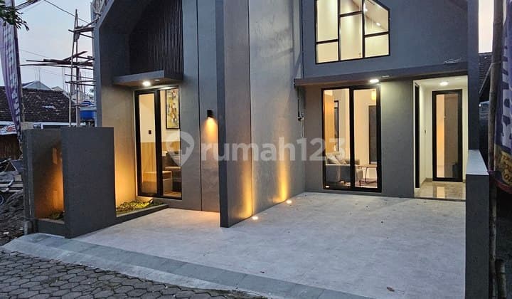 Furnished luxury house east of Maguwoharjo Stadium, Depok, Sleman