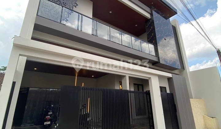 Furnished Luxury House in South Damai Sariharjo, Ngaglik, Sleman