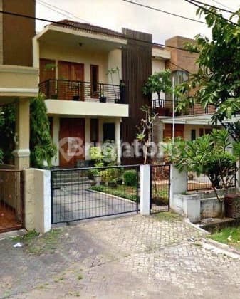 Rumah Mewah 2 Lantai. Lokasi Strategis Dan Siap Huni Di Kemang Pratama Bekasi Bagus