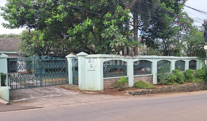 Rumah Dijual Cepat- Tanahhampir 1.000M2 di Coputat!