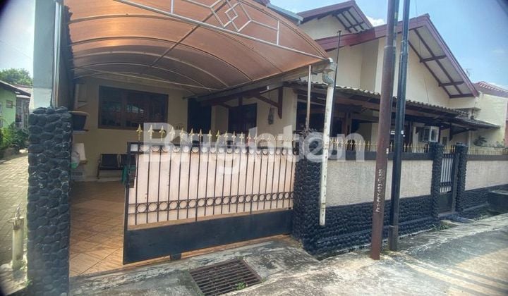 Rumah Nyaman 2 Lantai di Komplek Jati Asih Indah Bekasi