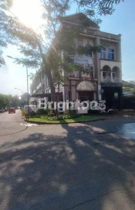 Ruko 3 Lantai di Hook. Lokasi Strategis Depan Jalan Raya - Gakaxy Bekasi