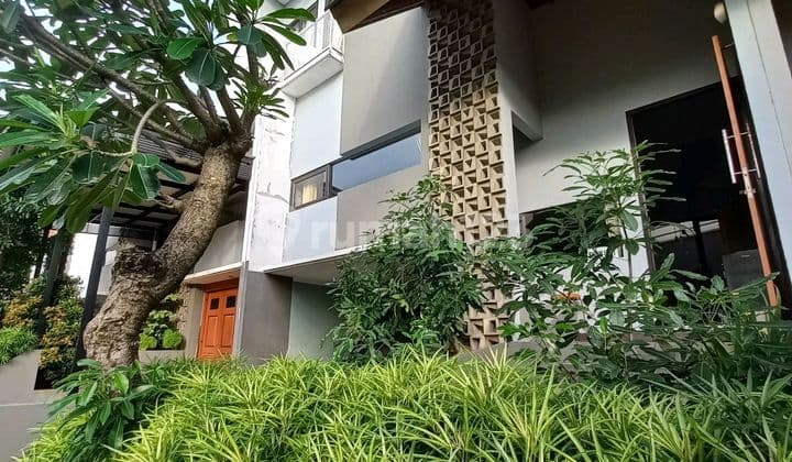 Rumah Unik Bebas Banjir Di Dekat Tol Jatiwarna