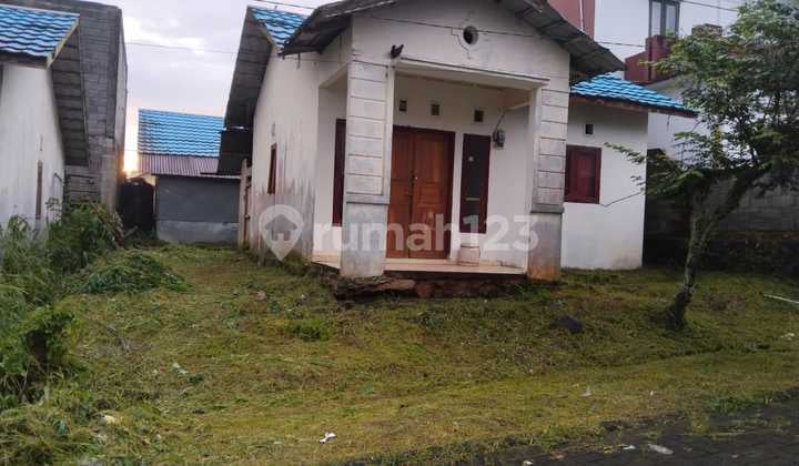 Rumah Jual Cepat di Tomohon Siap Tinggal