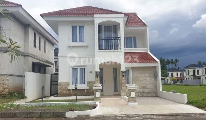 Rumah Terawat Lokasi Strategis Kompleks Aman