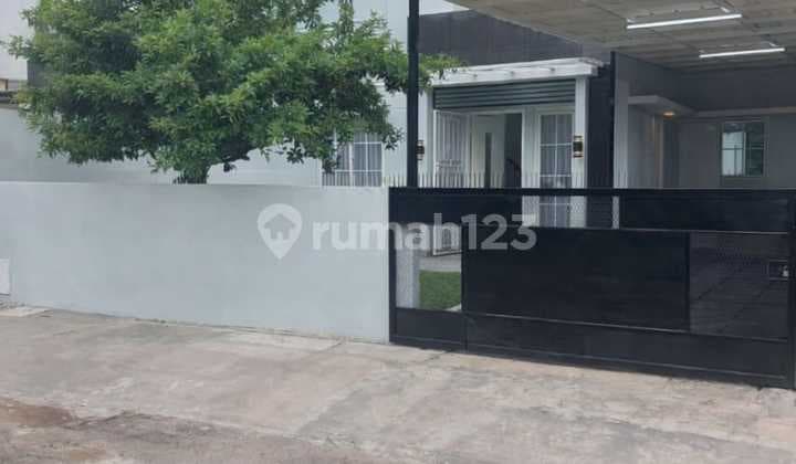 Rumah di Jual Lokasi Serpong Park