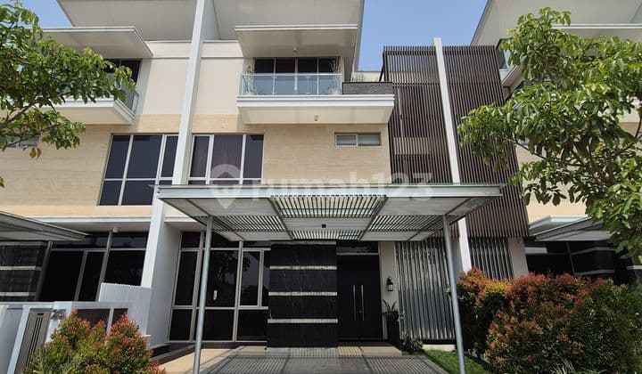 Rumah Mewah Berkonsep Villa 3 Lantai Full Furnished Di Golf Island Siap Huni
