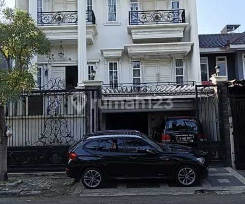 Neat and Comfortable 3.5-Floor Fully Furnished House in Daan Mogot Baru