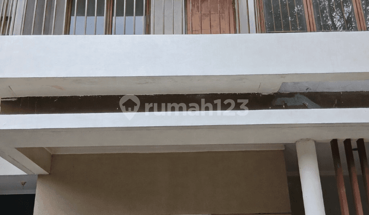 Flood Free, Close to Toll Access