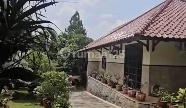 Rumah Asri di Dalam Lingkungan Elit Aman 24 Jam