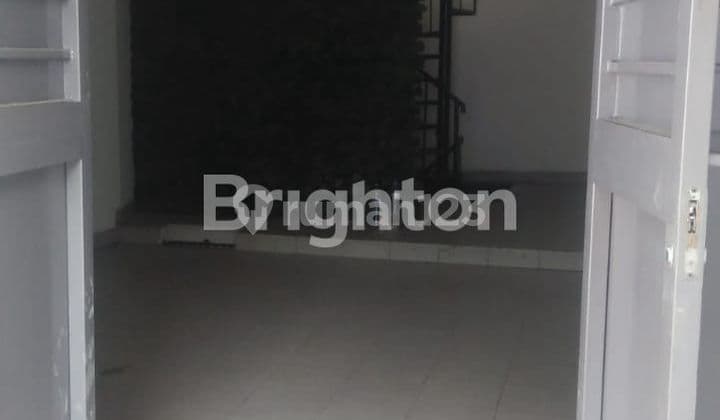 Rumah 3 Lantai Di Kemanggisan