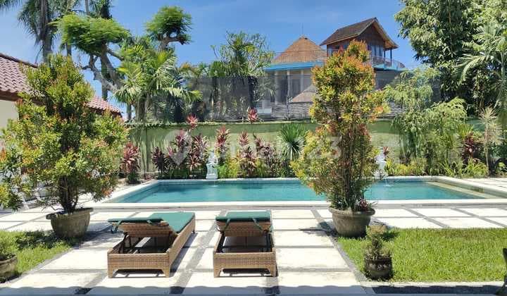 VILLA MEWAH BIG GARDEN 6BR PRIVAT POOL DEKAT PANTAI AREA KETEWEL BALI