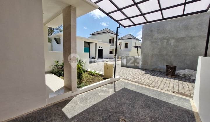 FOR RENT HUNIAN NYAMAN 3 BR ONE GATE SYSTEM LOKASI JIMBARAN BAWAH