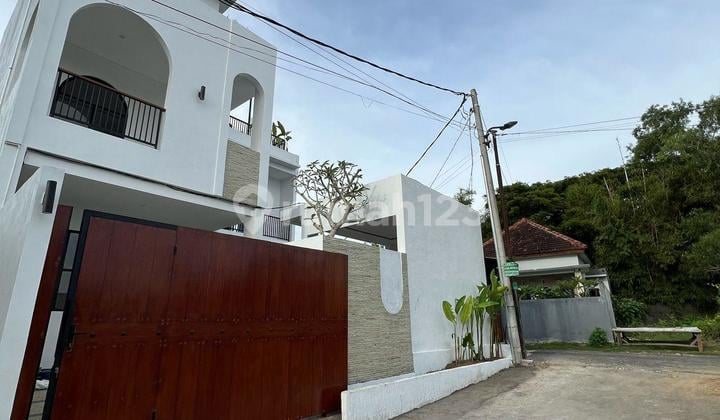 VILLA MEWAH READY 3BR VIEW GWK PRIVAT POOL KAWASAN STARTEGIS