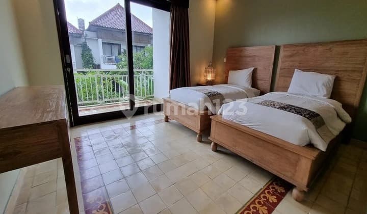 VILLA STYLE COZY ONE GATE 3BR LOKASI BAGUS DI PERERENAN CANGGU