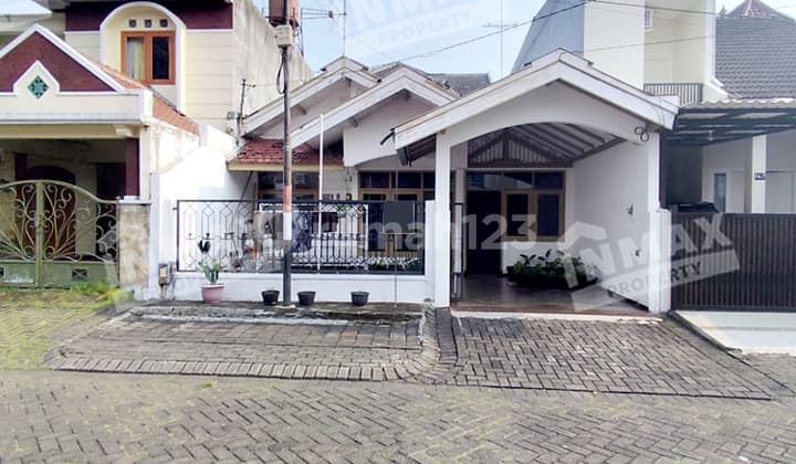 Rumah Minimalis di Pondok Blimbing Indah Malang