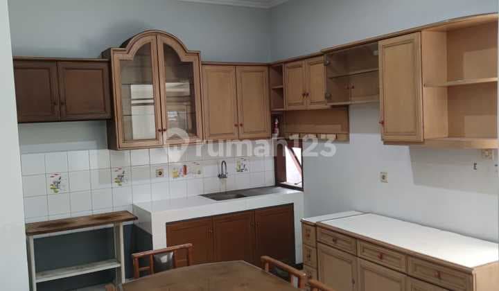 Semi-Furnished House for Rent in Batununggal