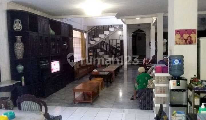 Dijual Rumah 2 Lantai Dan Ruang Usaha Di Pusat Kota Sayap Buahbatu