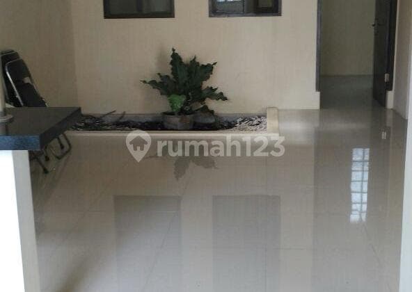 Dijual Rumah 2 Lantai Bangunan Baru Di.sayap Moh Ramdan