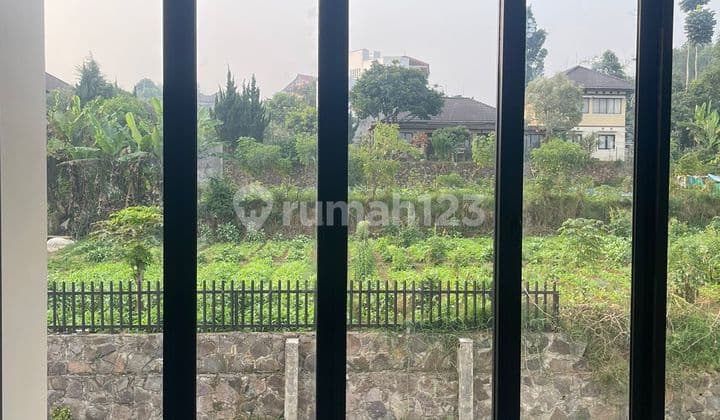Rumah di Setiabudi Regency Dekat Kampus Enhaii dan Mall