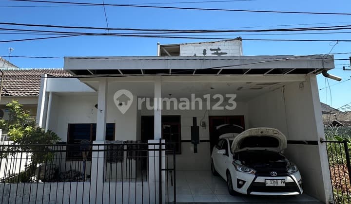 For Rent: 1.5 Story House, Griya Babatan Mukti