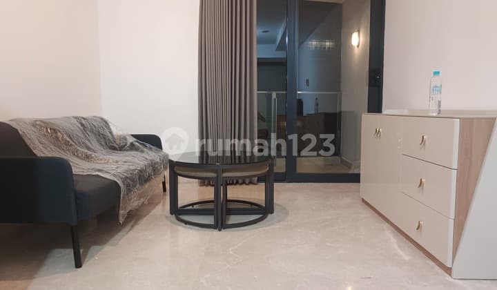 Disewakan Apartemen The Peak Kondiminium Tunjungan Plaza