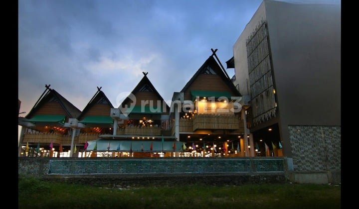 Dijual Gedung Ex Restaurant Sunda 4 Lantai Jl. Raya Puncak, Kec. Megamendung, Kel. Cipayung, Bogor